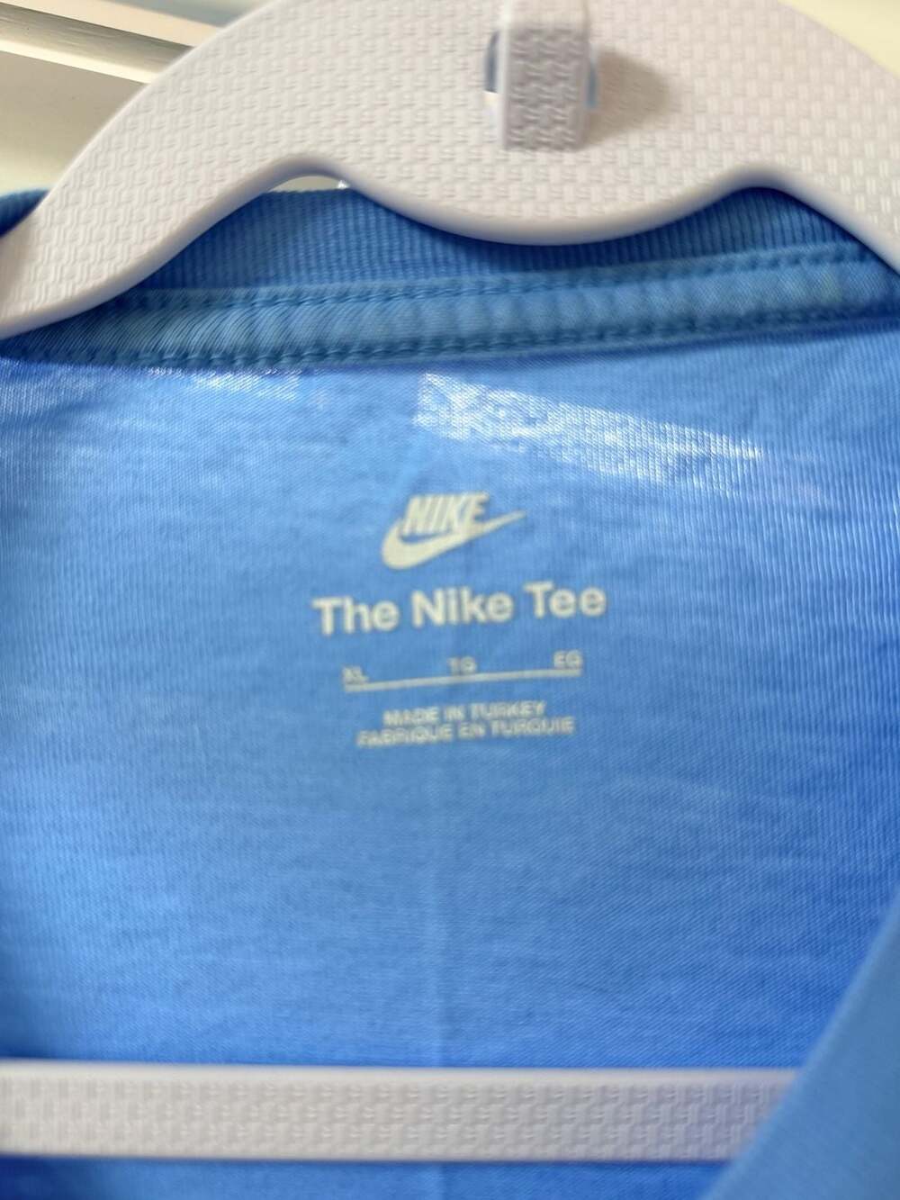 Nike Air Surrealist Graphic Blue T-Shirt Size XL Kids - NWOT - Picture 3 of 4